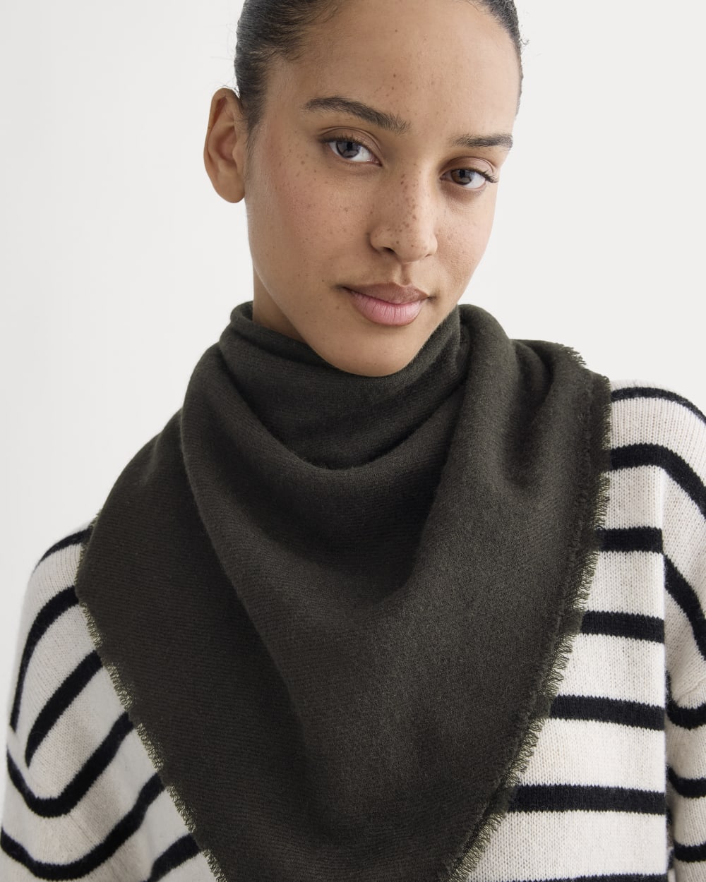 The Feather Cashmere Bandana | Black