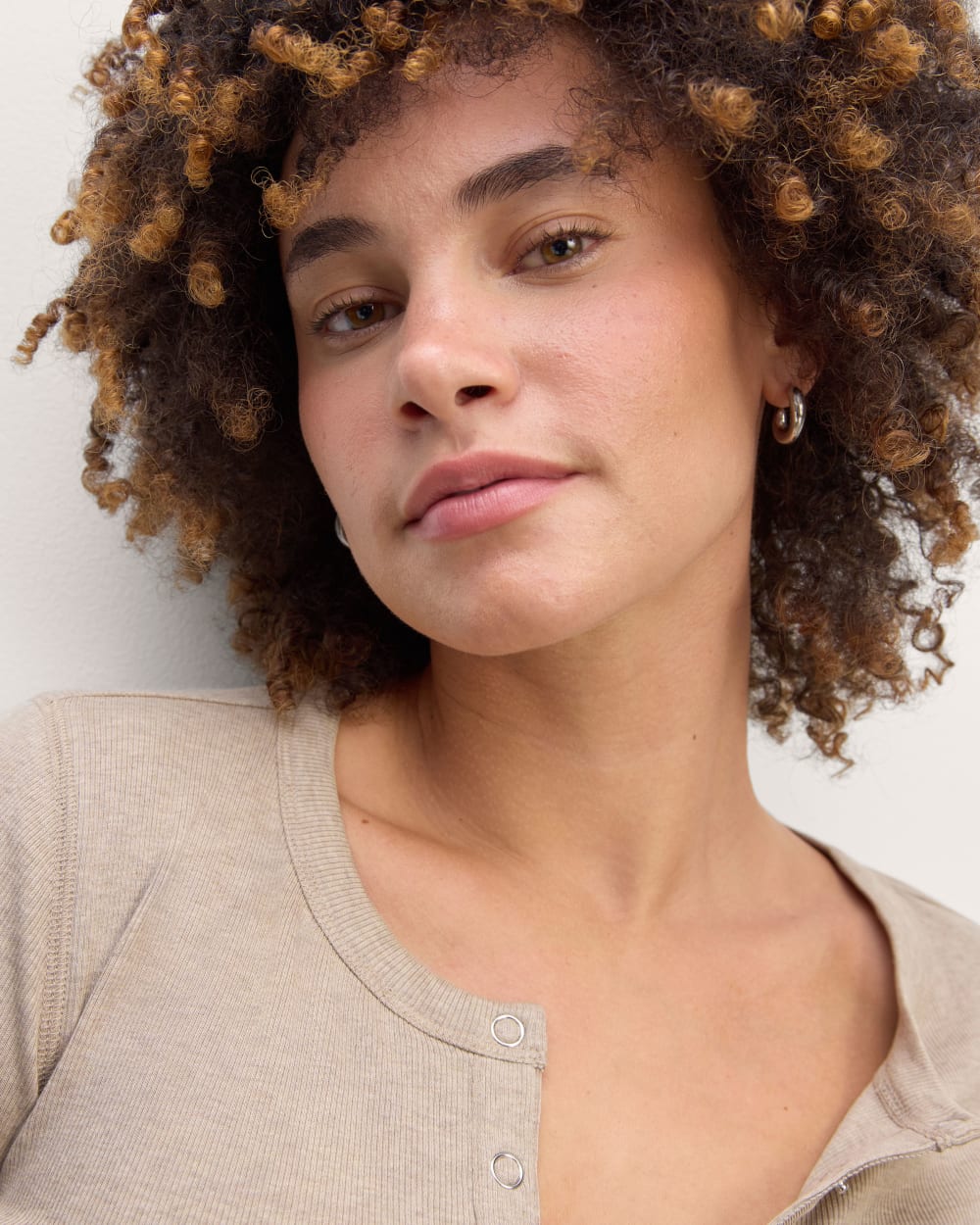 The Luxe Rib Henley | Heathered Tan