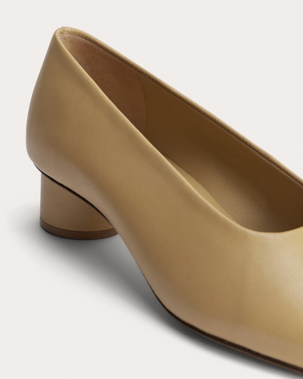 The Gallery Pump | Light Taupe