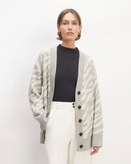 The Alpaca Tiger Jacquard Cardigan | Heathered Grey / Snow