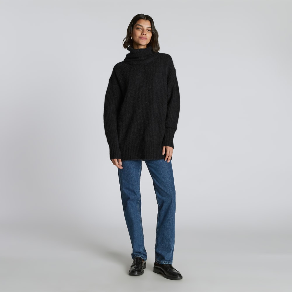 The Alpaca Oversized Turtleneck | Heathered Black
